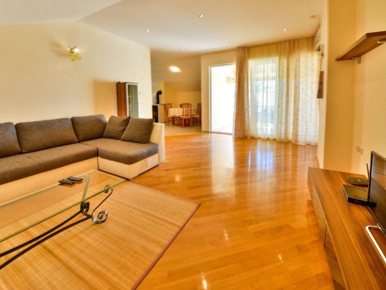 Apartment Olga-5 By Interhome Banjol Kültér fotó